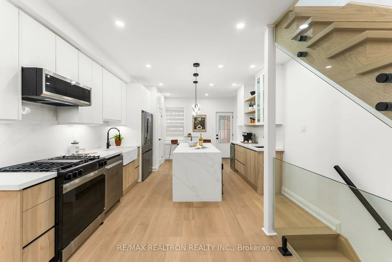 111, Glenmore, Woodbine Corridor, Toronto