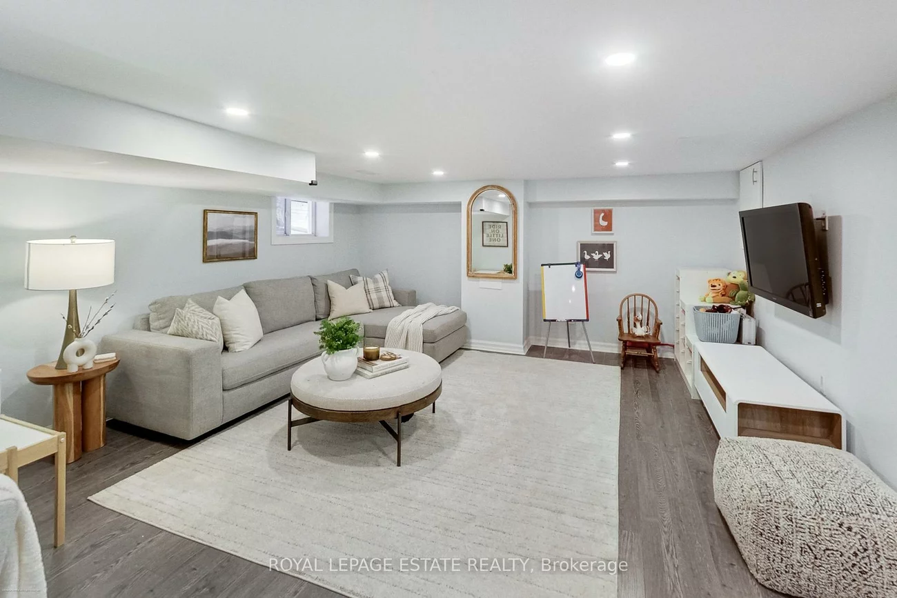 141, Drayton, Woodbine Corridor, Toronto