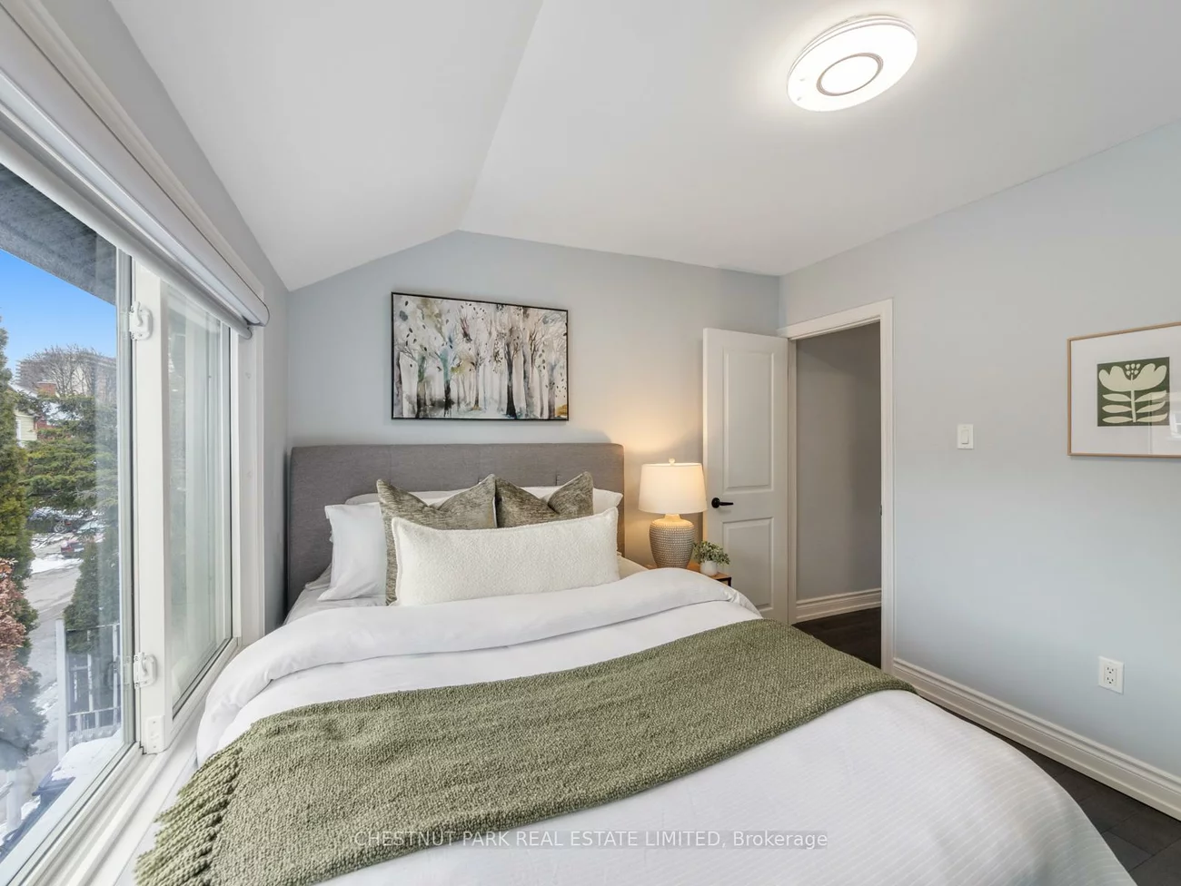 7, Weymouth, Crescent Town, Toronto