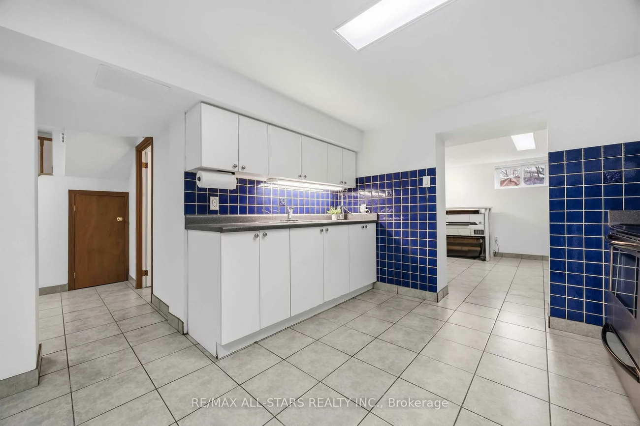 28, Hubert, Clairlea-Birchmount, Toronto