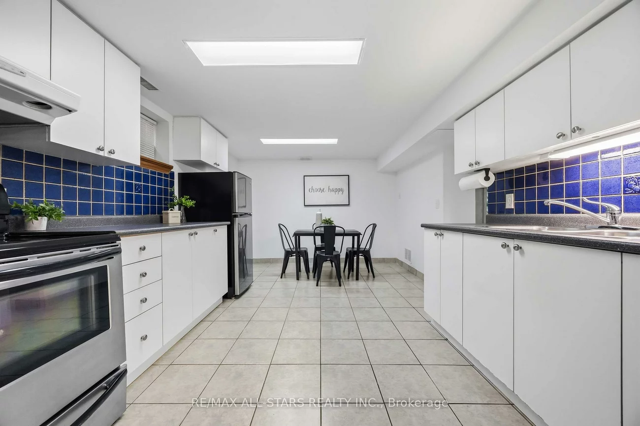 28, Hubert, Clairlea-Birchmount, Toronto