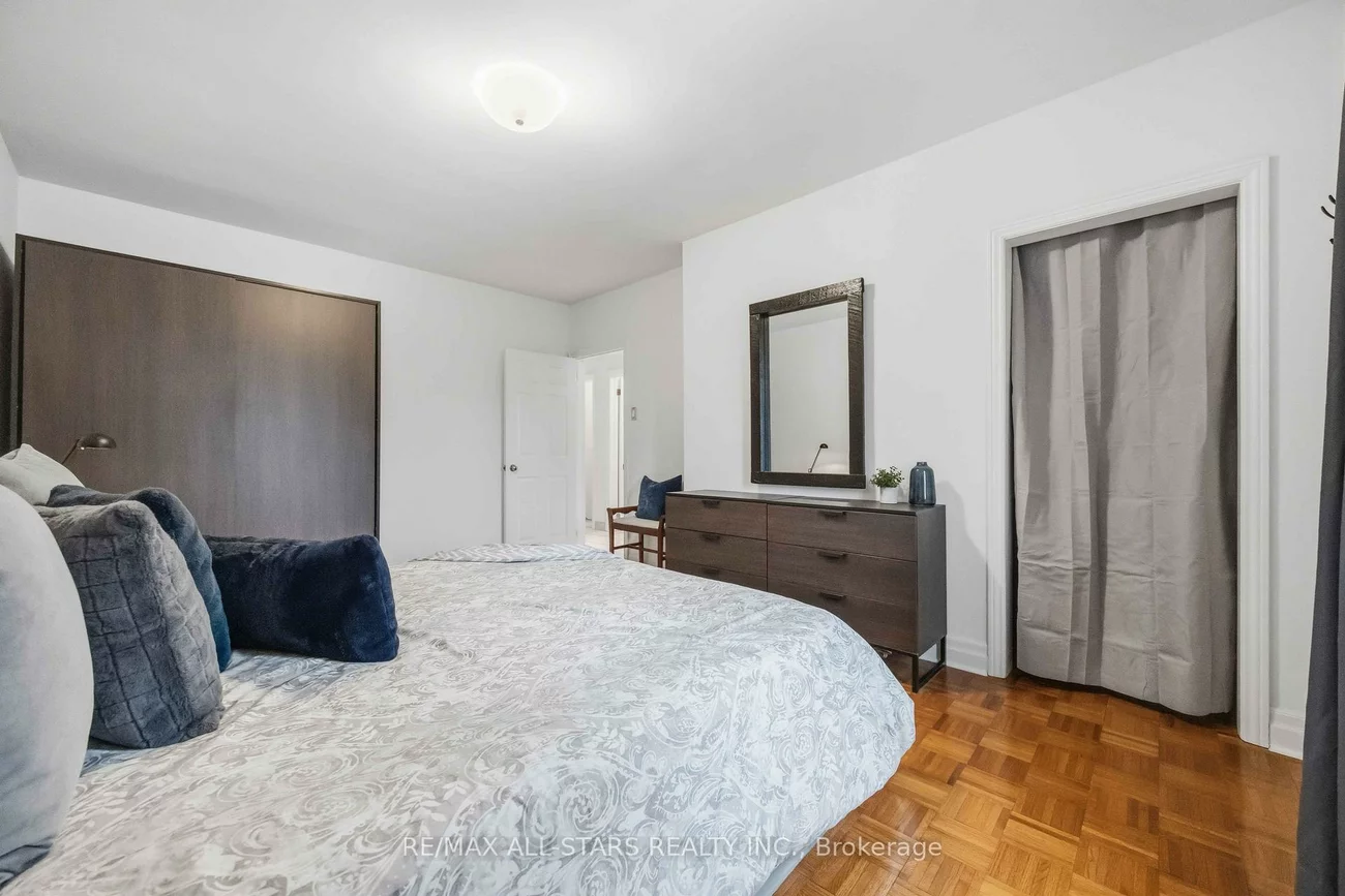 28, Hubert, Clairlea-Birchmount, Toronto