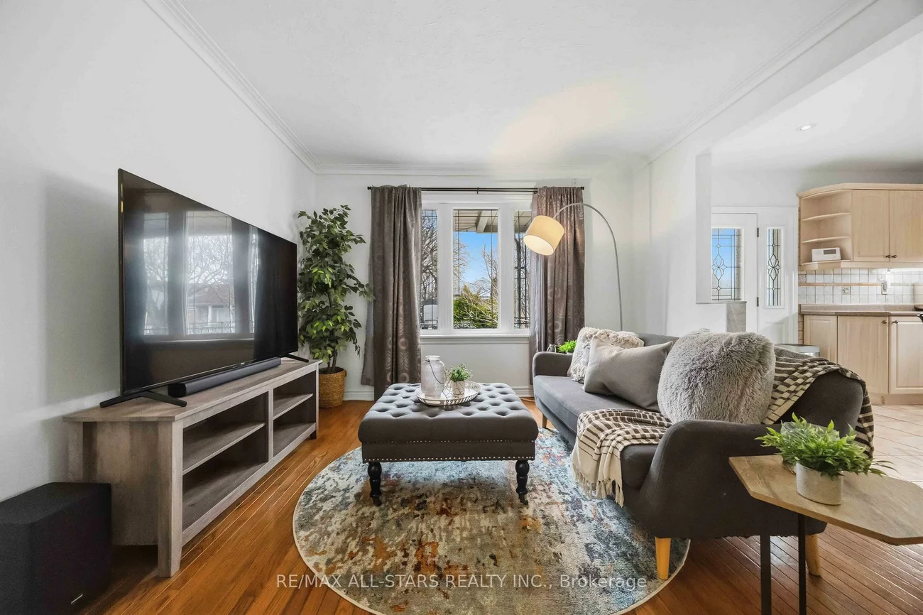 28, Hubert, Clairlea-Birchmount, Toronto