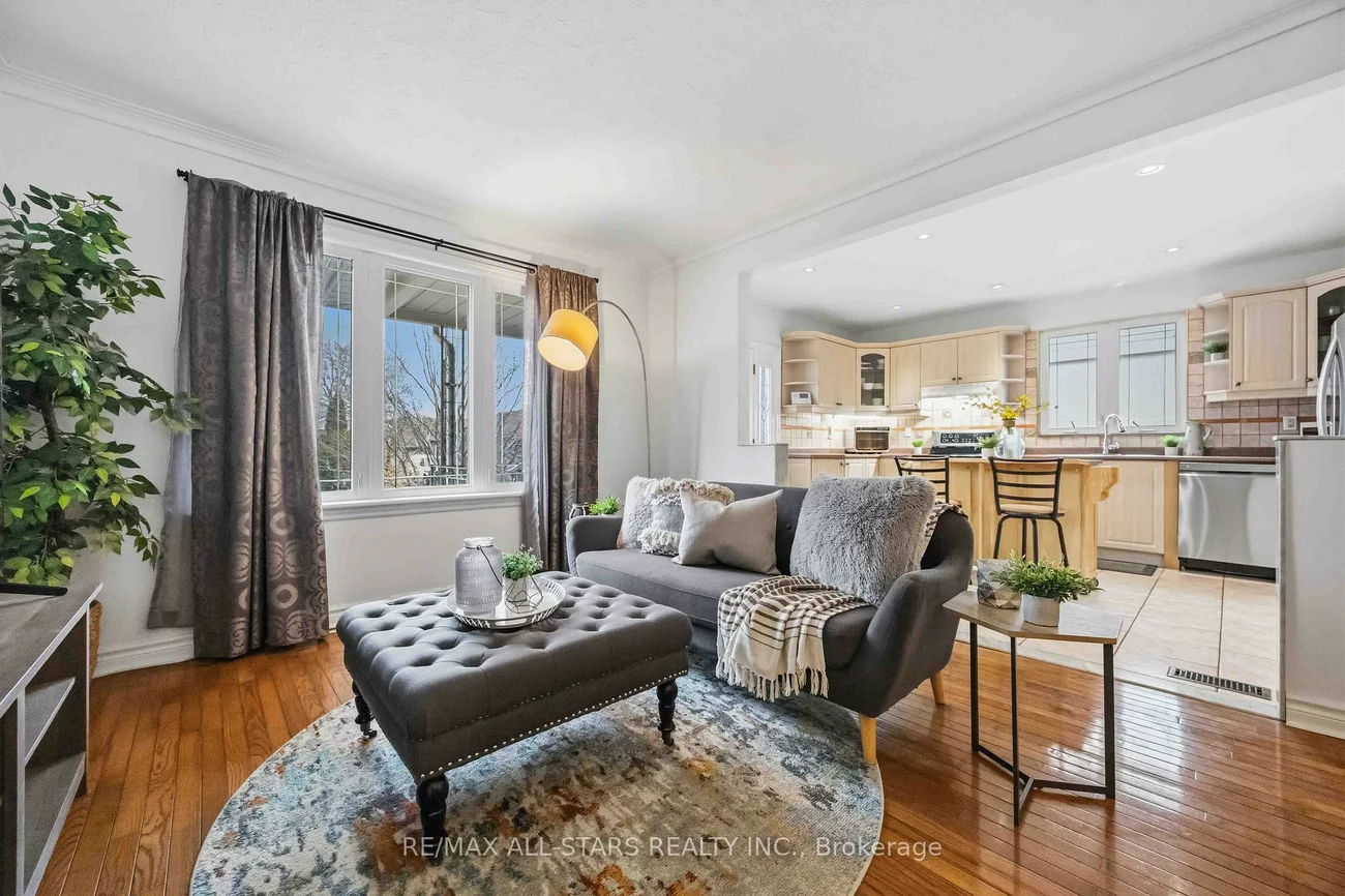 28, Hubert, Clairlea-Birchmount, Toronto