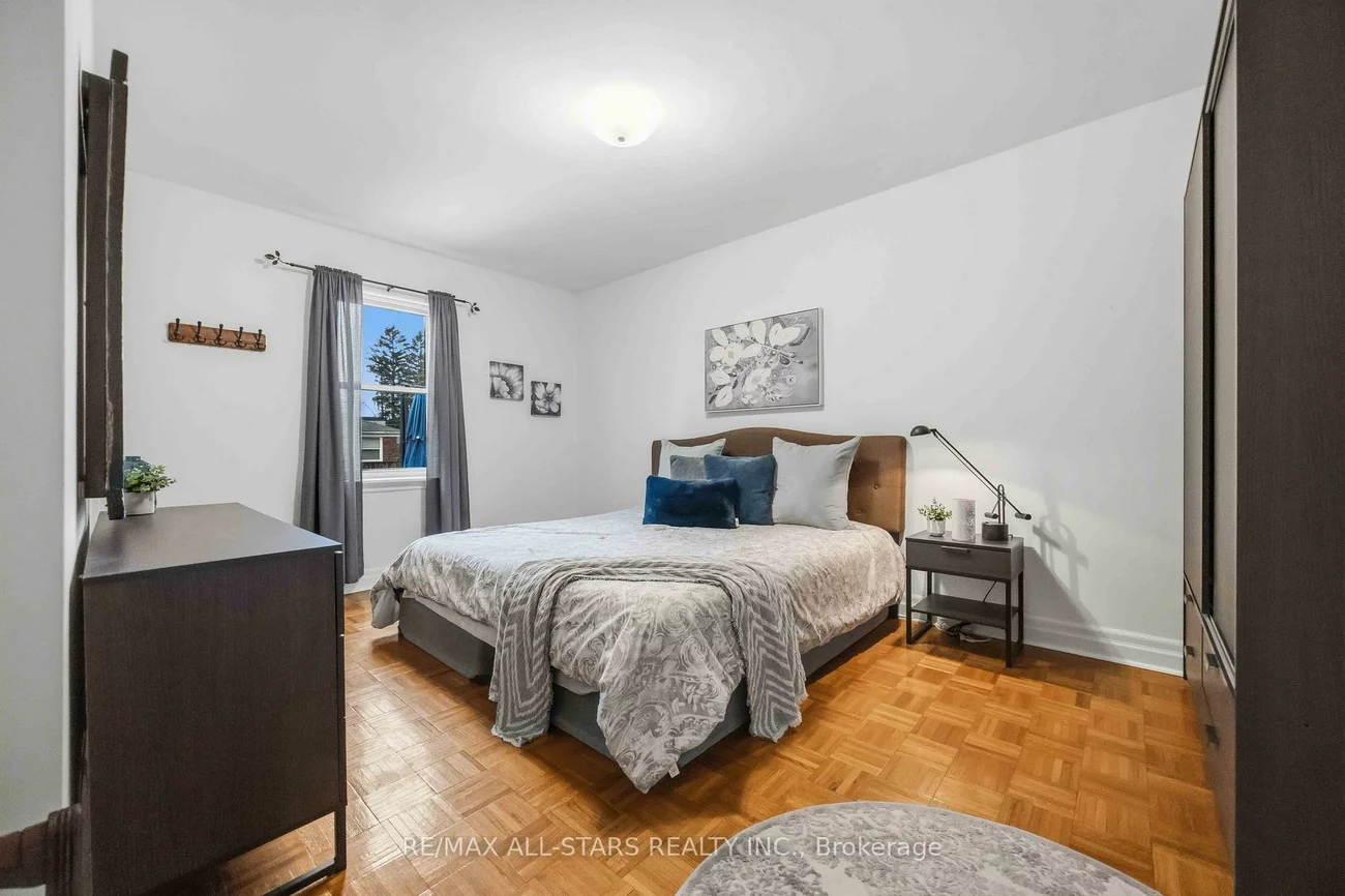 28, Hubert, Clairlea-Birchmount, Toronto
