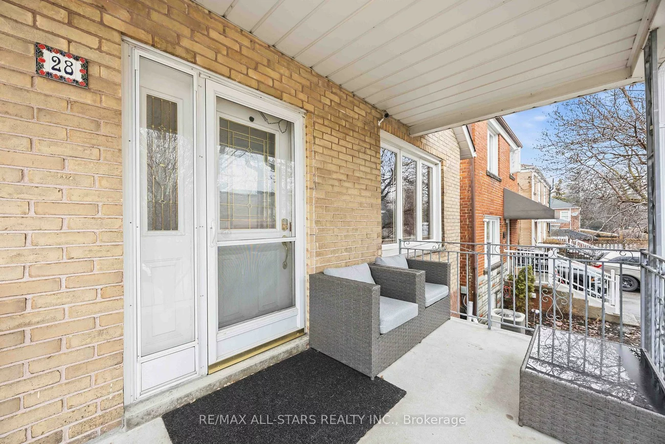 28, Hubert, Clairlea-Birchmount, Toronto