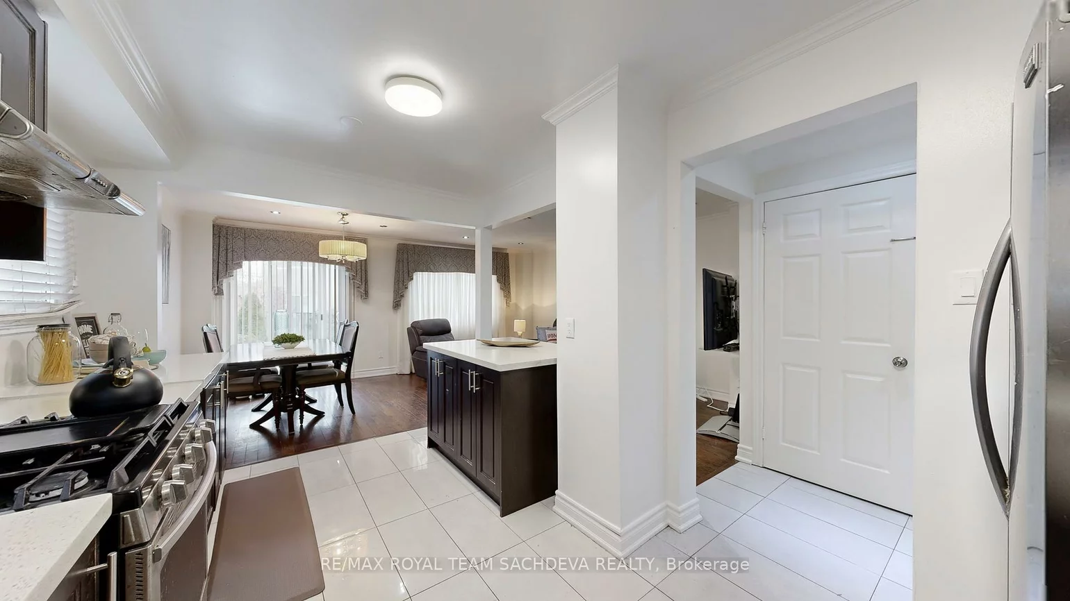 173, Dean Park, Rouge E11, Toronto