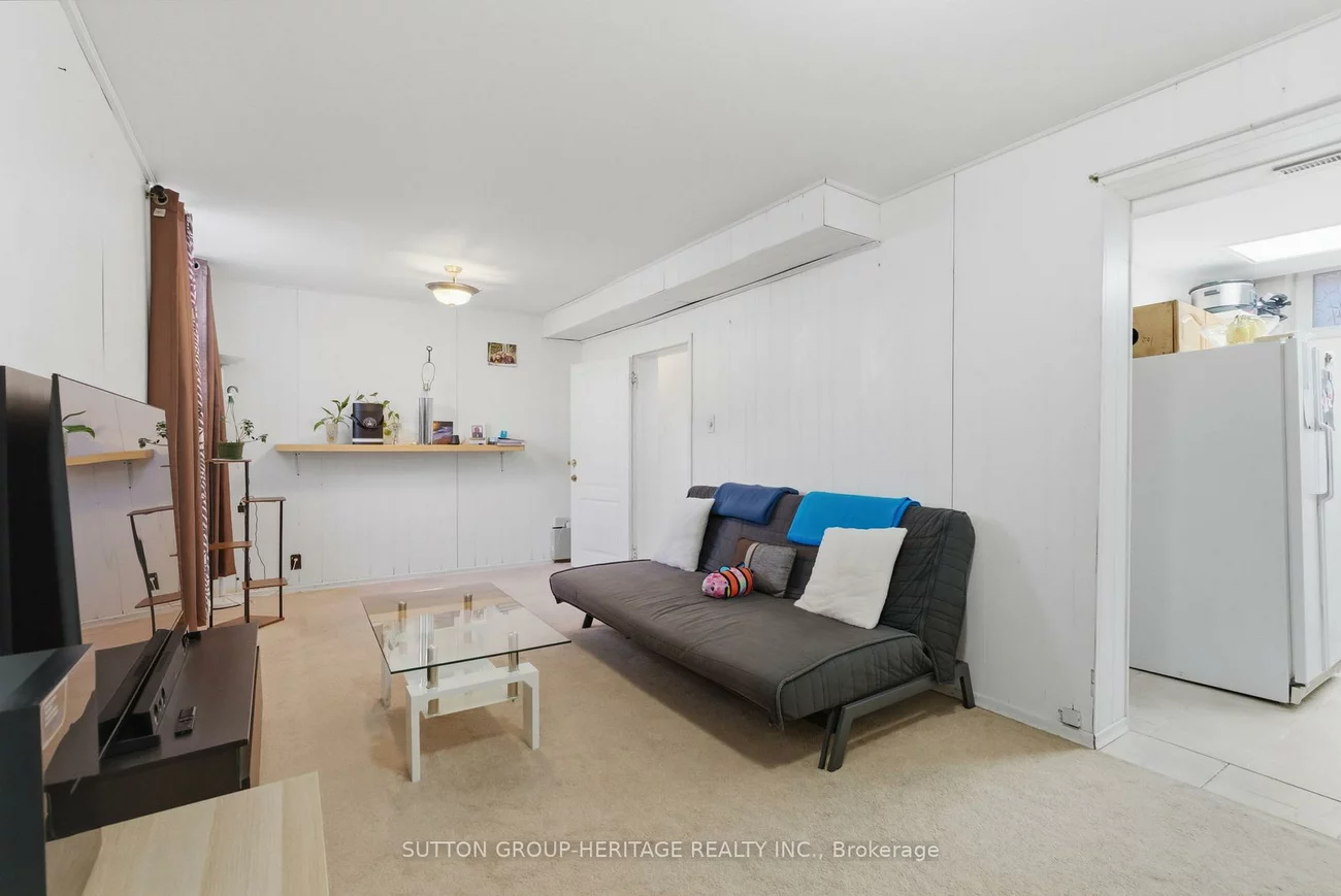 577, Bellamy, Woburn, Toronto