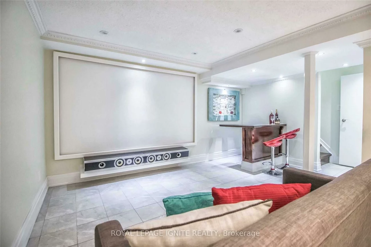 11, Carisbrooke, Malvern, Toronto