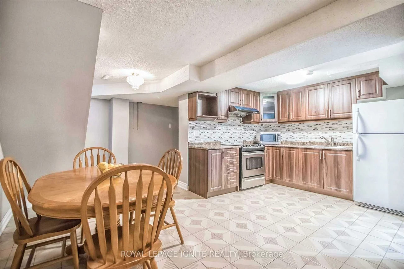 11, Carisbrooke, Malvern, Toronto