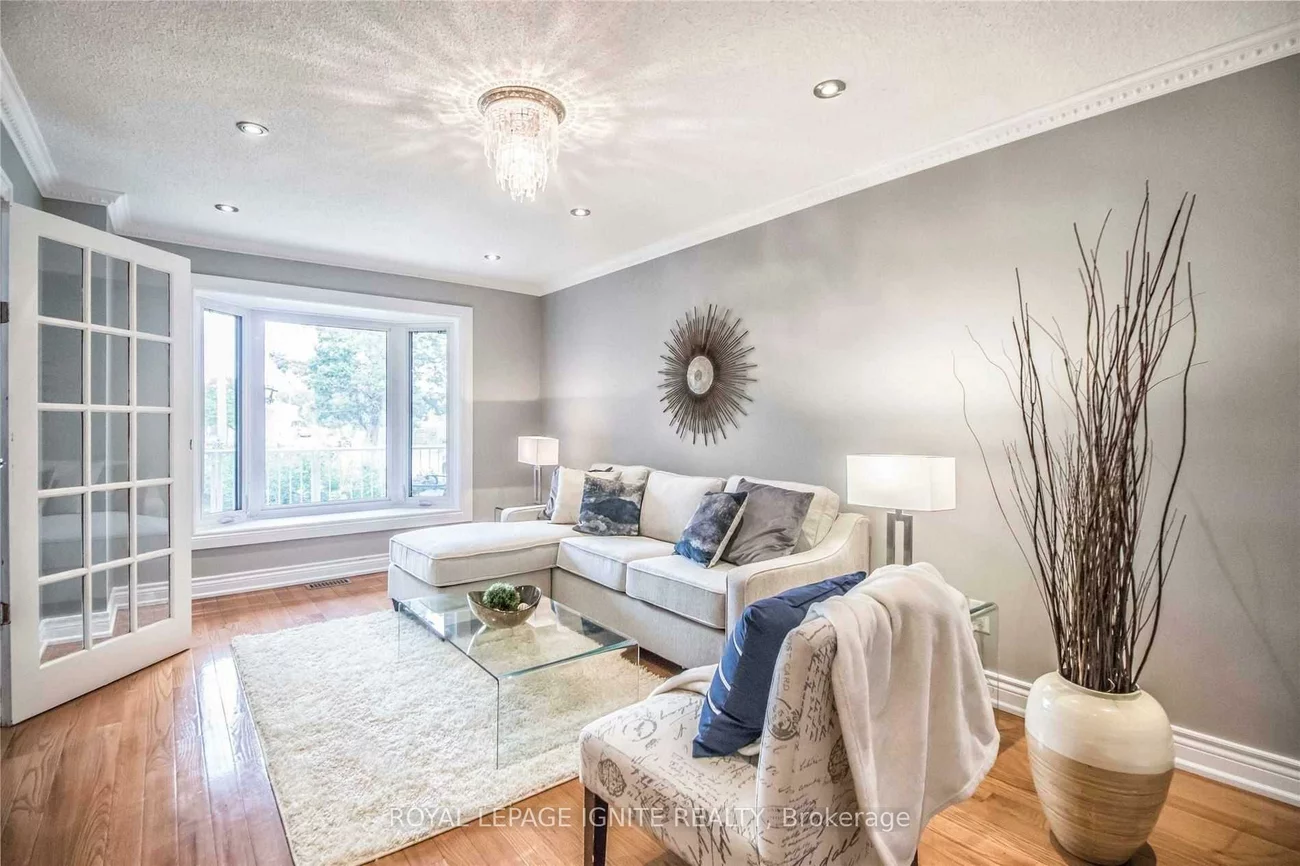11, Carisbrooke, Malvern, Toronto