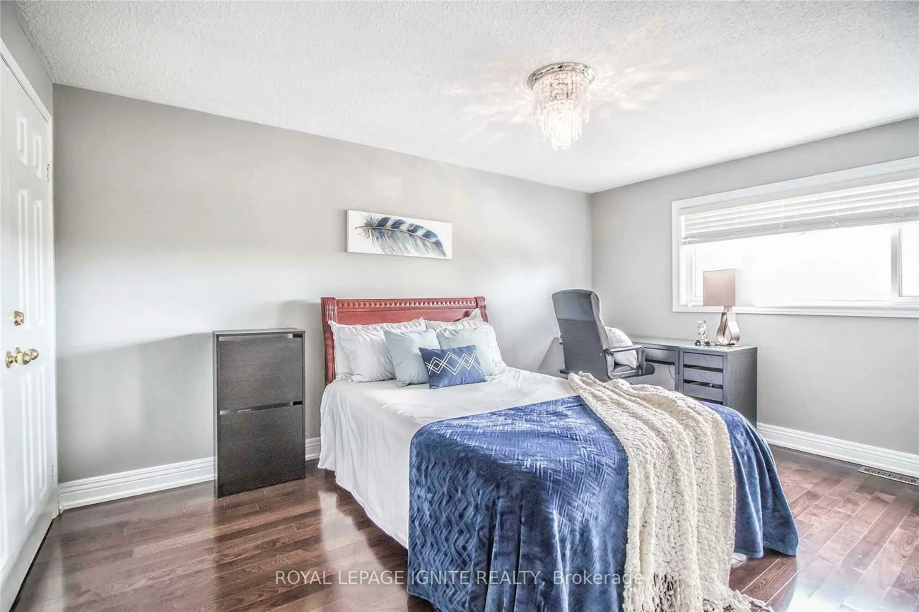 11, Carisbrooke, Malvern, Toronto