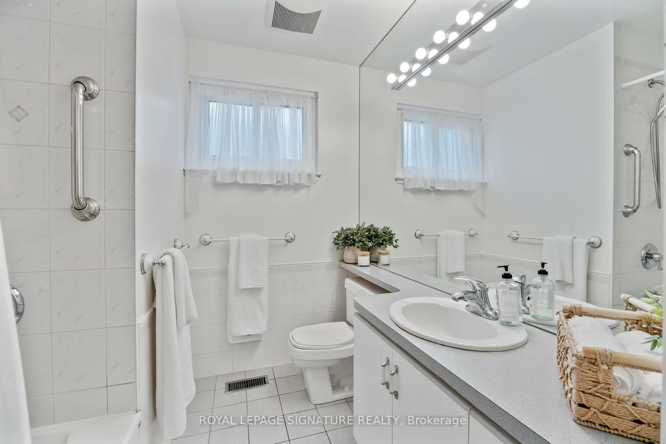 30, Bledlow Manor, Guildwood, Toronto