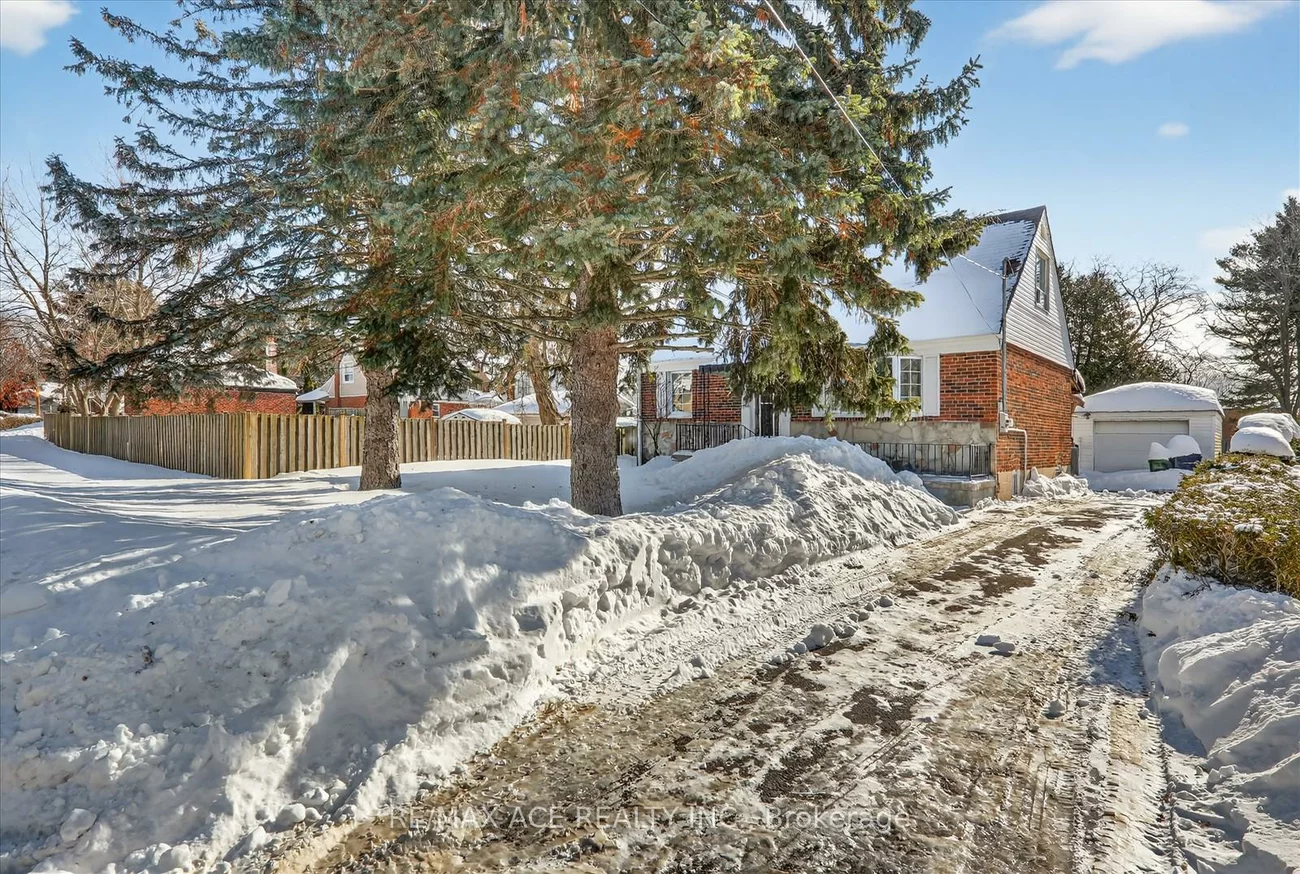 233, Oakridge, Cliffcrest, Toronto