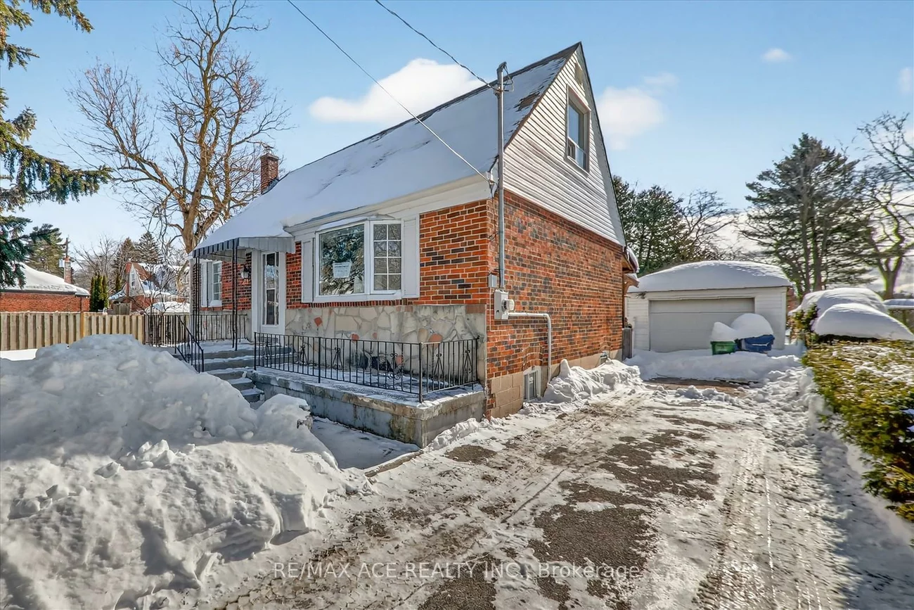 233, Oakridge, Cliffcrest, Toronto