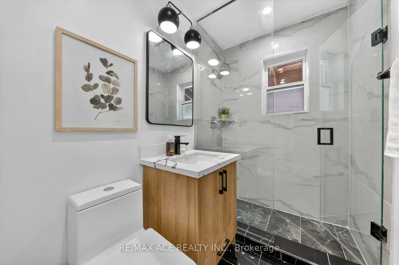 233, Oakridge, Cliffcrest, Toronto