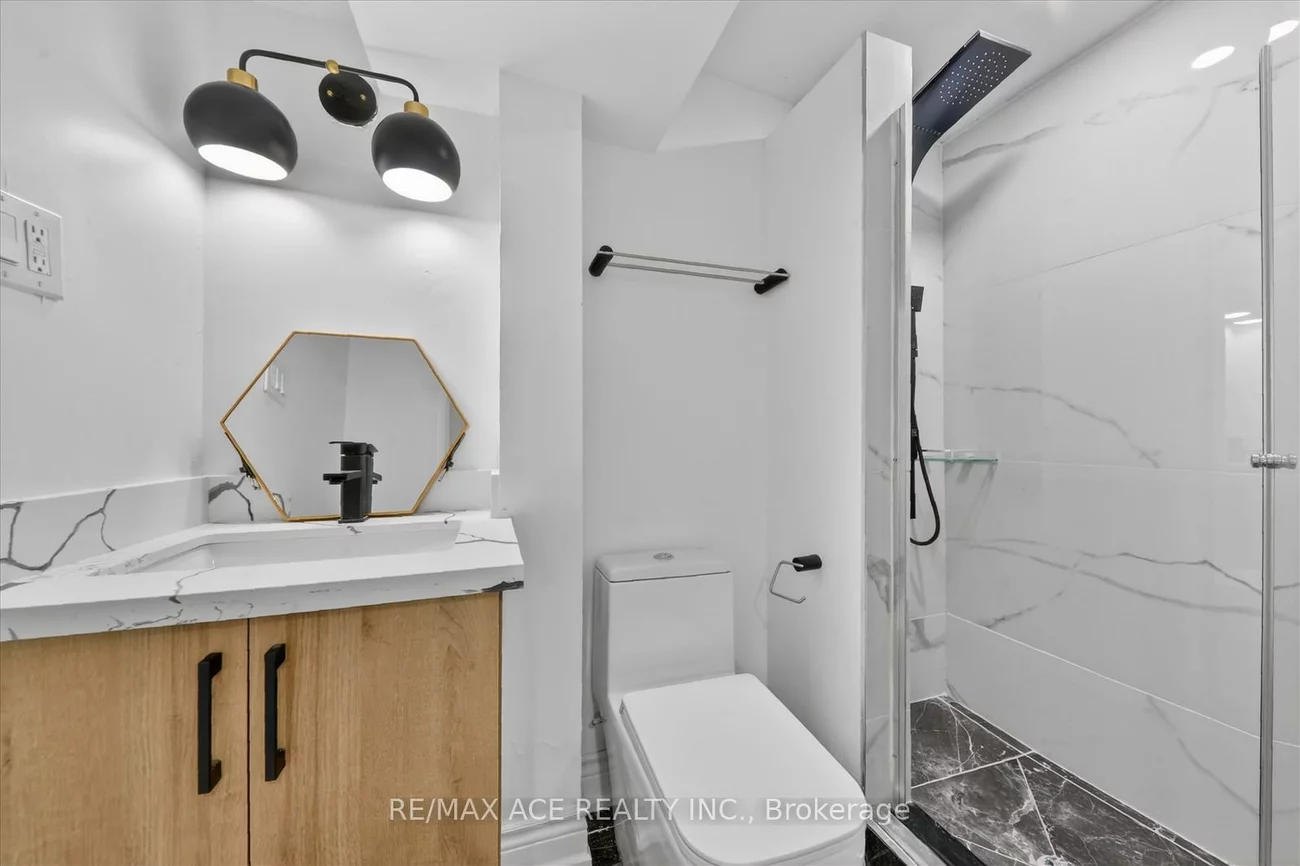 233, Oakridge, Cliffcrest, Toronto