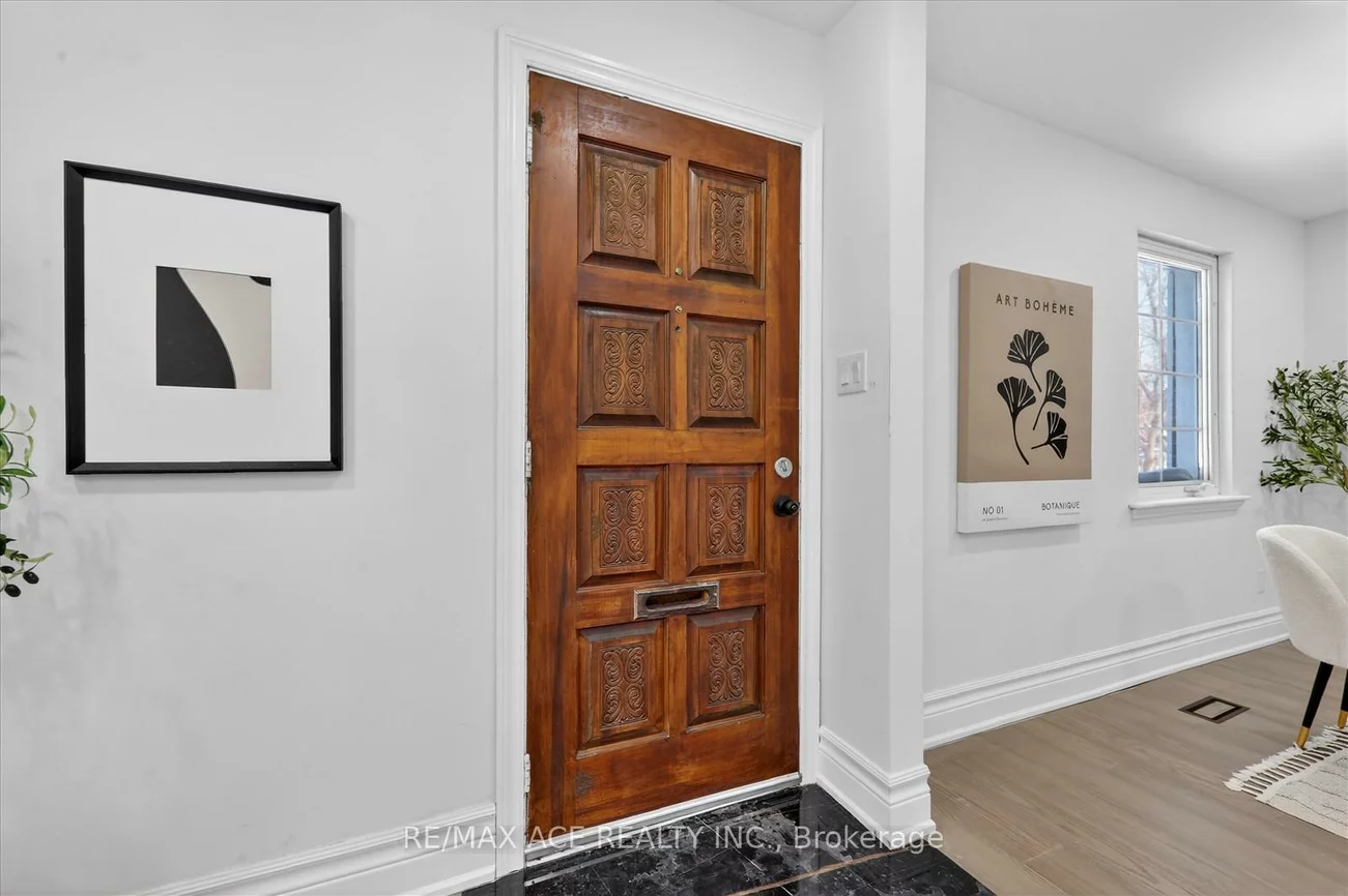 233, Oakridge, Cliffcrest, Toronto