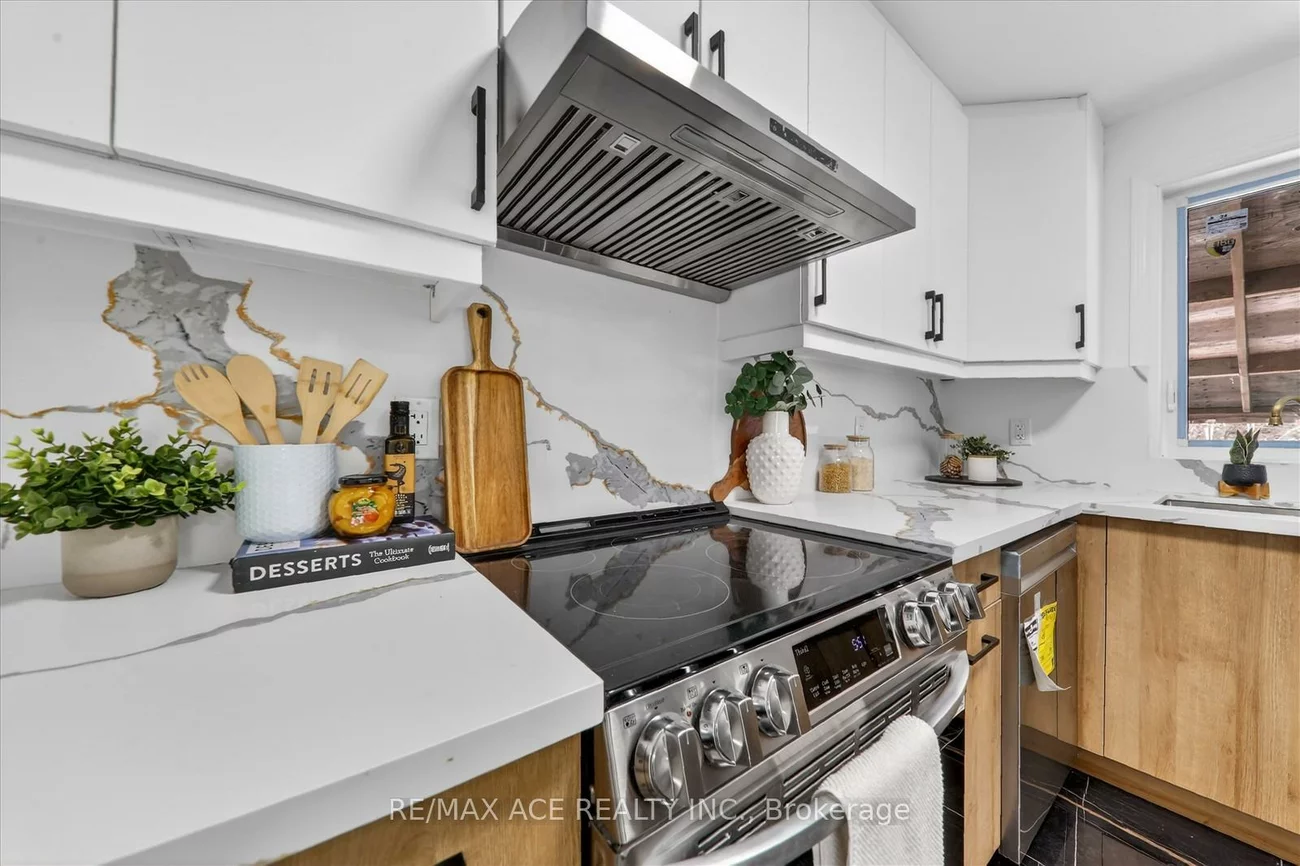 233, Oakridge, Cliffcrest, Toronto