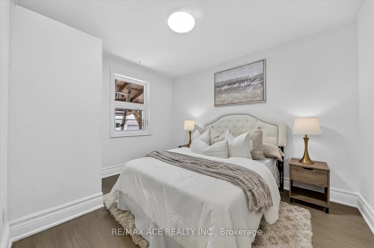 233, Oakridge, Cliffcrest, Toronto