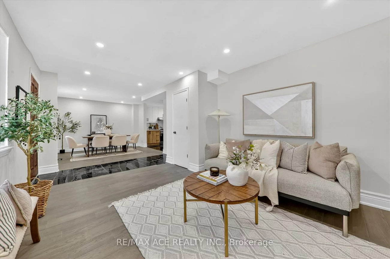 233, Oakridge, Cliffcrest, Toronto