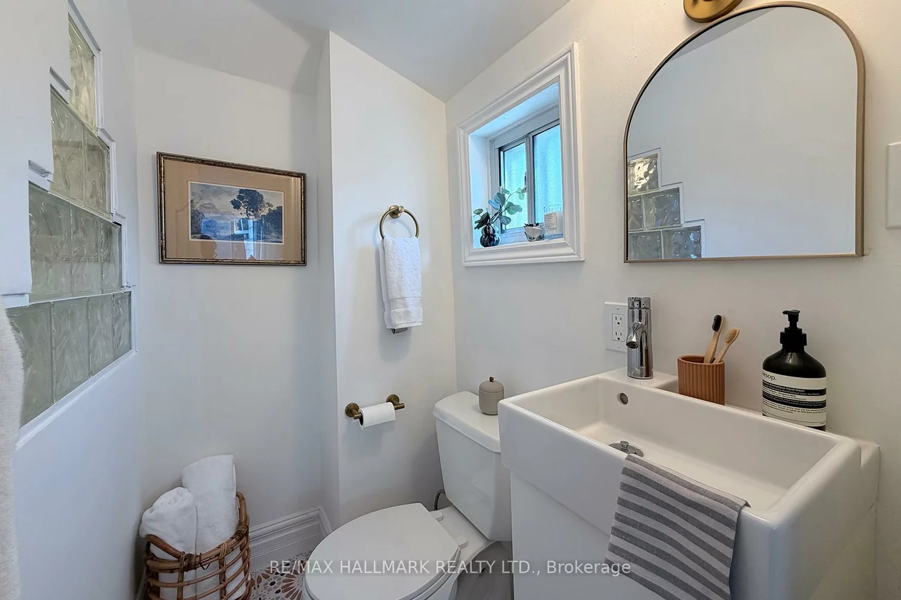 53, Craven, Greenwood-Coxwell, Toronto