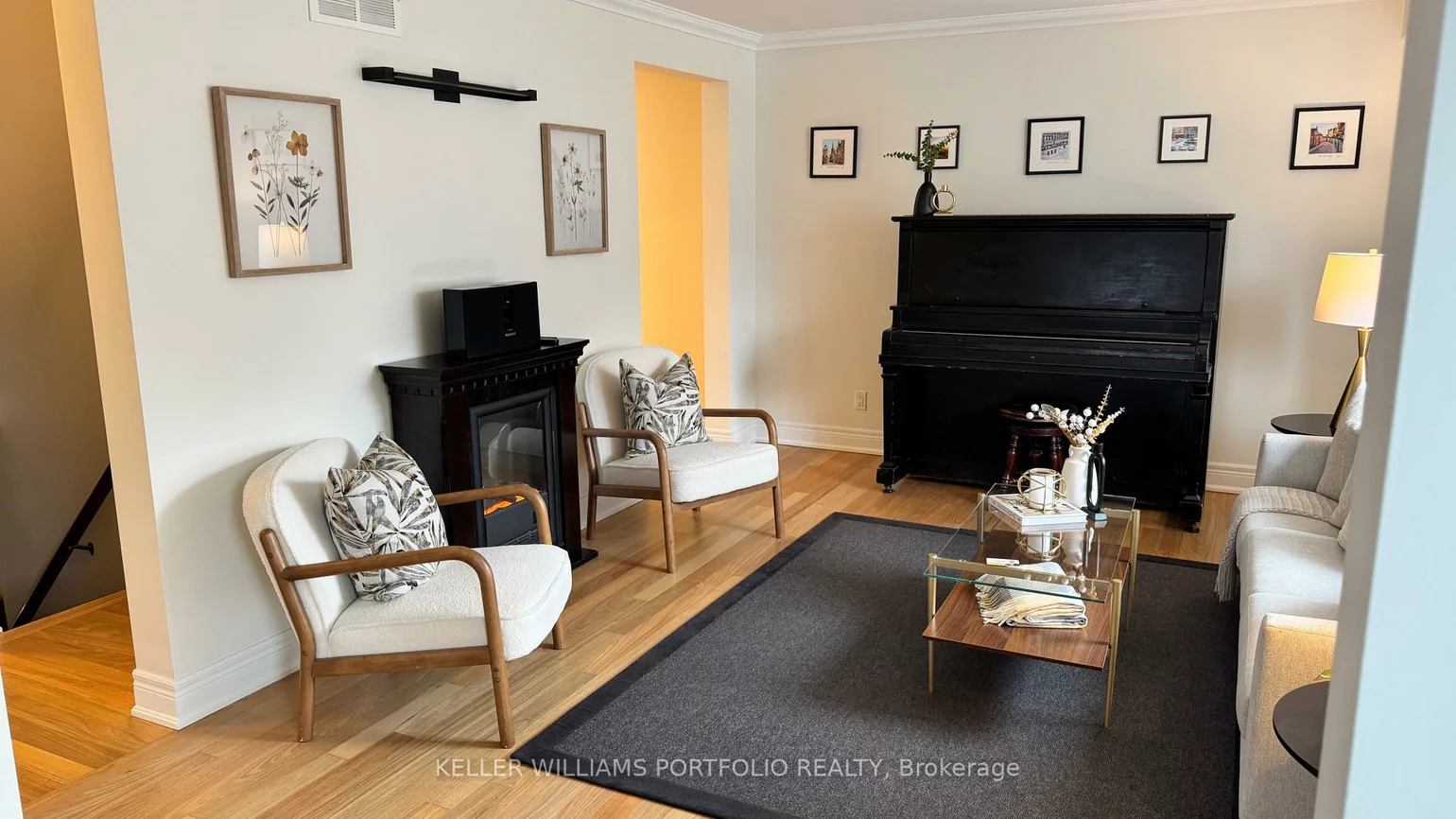 49, Dolphin, Clairlea-Birchmount, Toronto