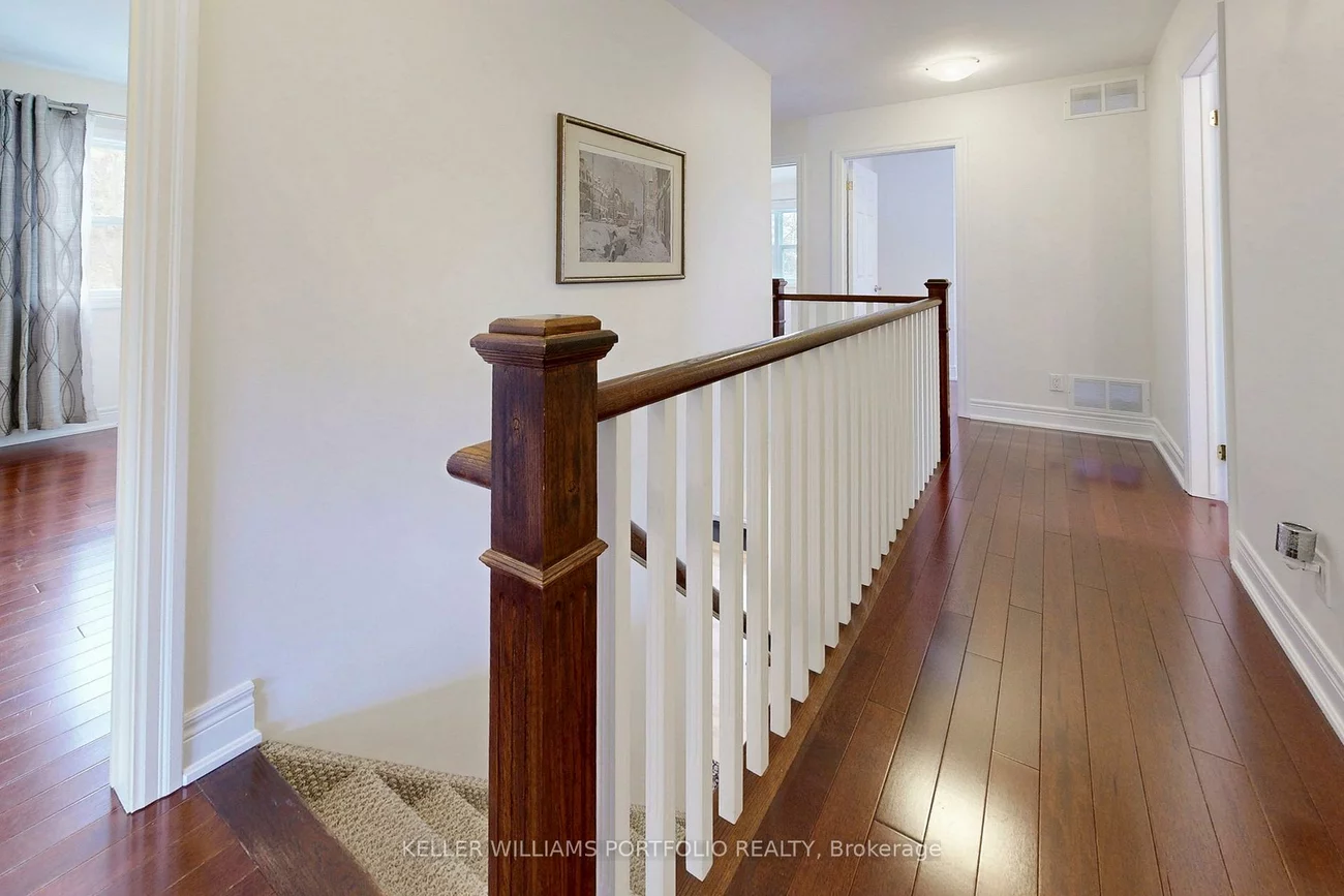 49, Dolphin, Clairlea-Birchmount, Toronto