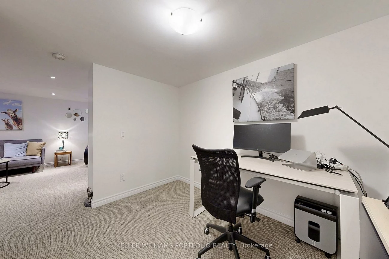 49, Dolphin, Clairlea-Birchmount, Toronto