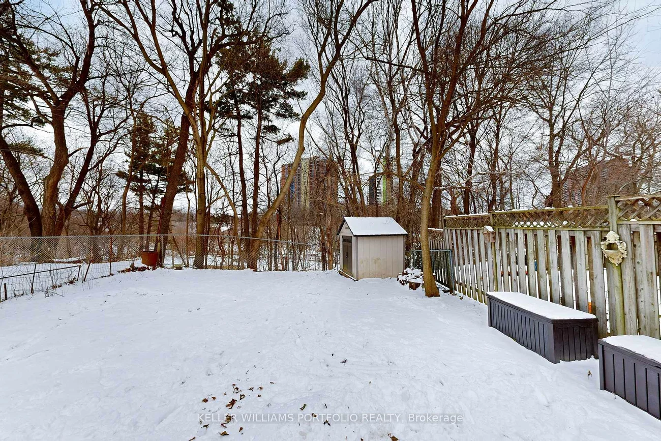 49, Dolphin, Clairlea-Birchmount, Toronto