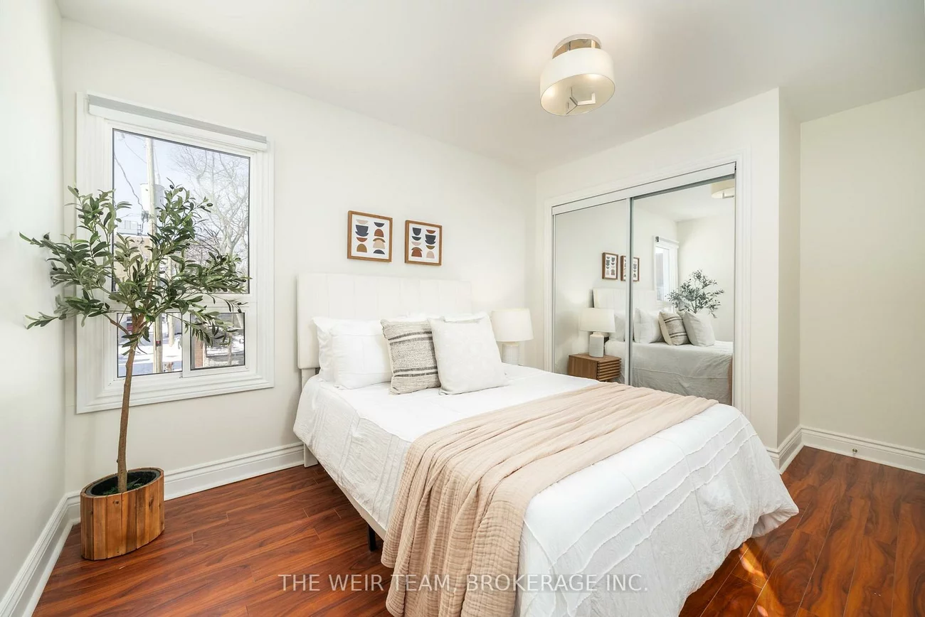 10, Eldon, Crescent Town, Toronto