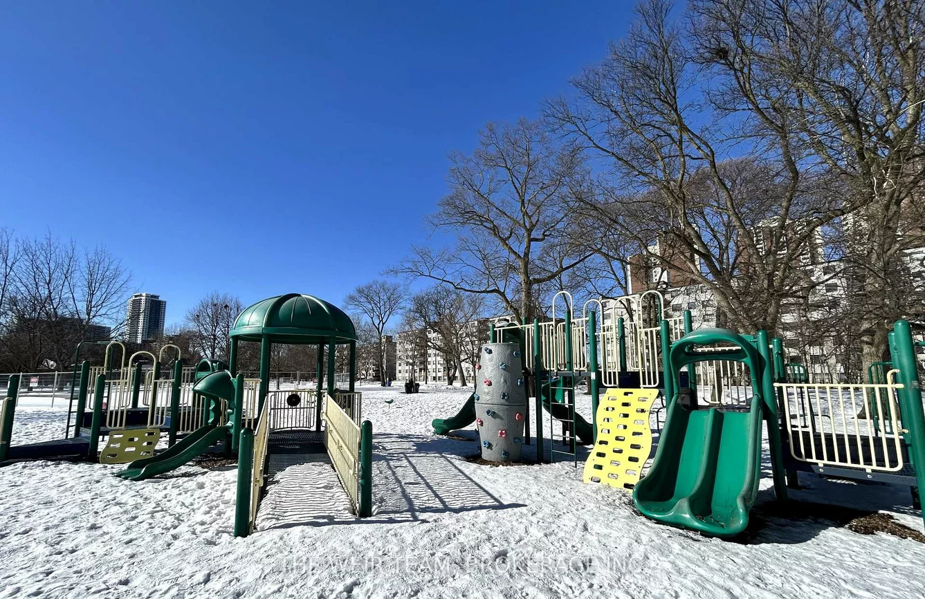 10, Eldon, Crescent Town, Toronto