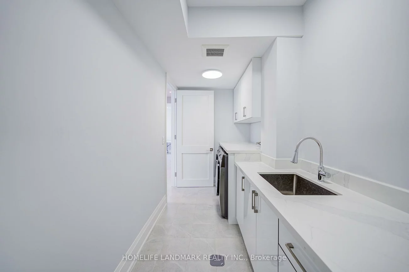 53, Saugeen, Kennedy Park, Toronto