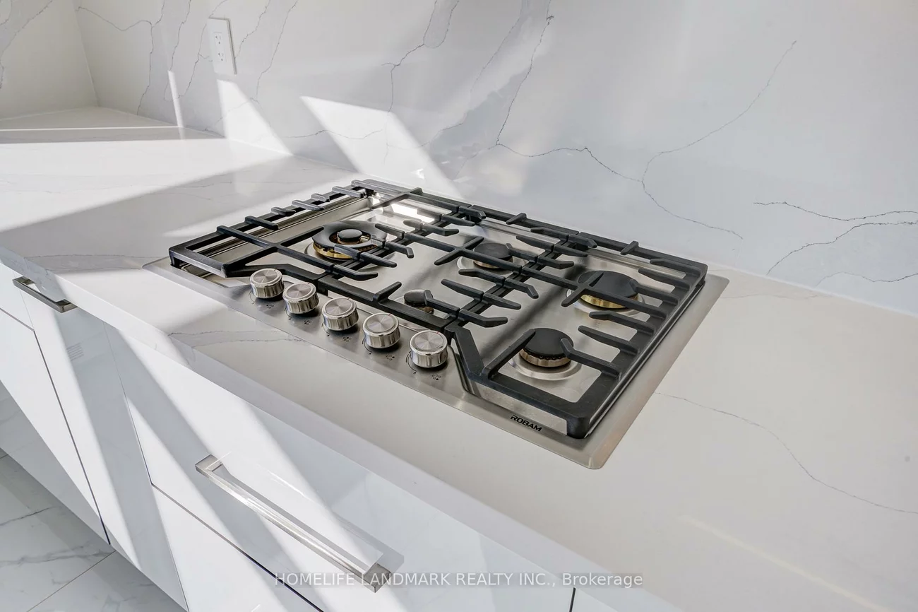 53, Saugeen, Kennedy Park, Toronto