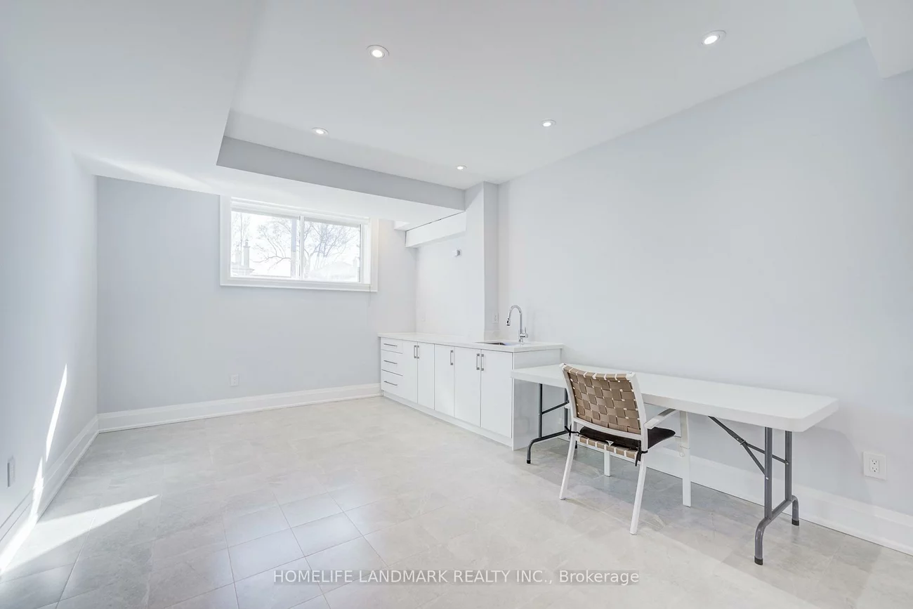 53, Saugeen, Kennedy Park, Toronto