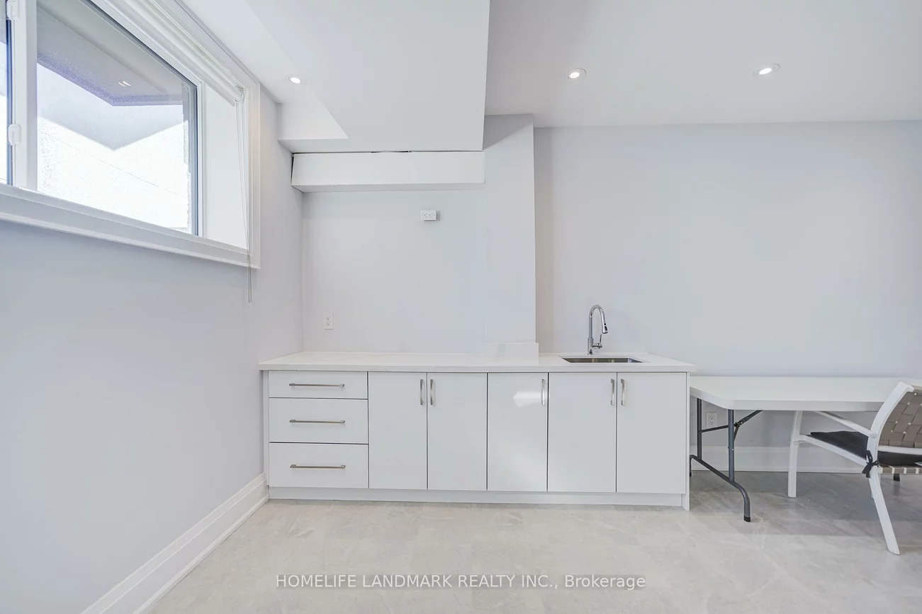 53, Saugeen, Kennedy Park, Toronto