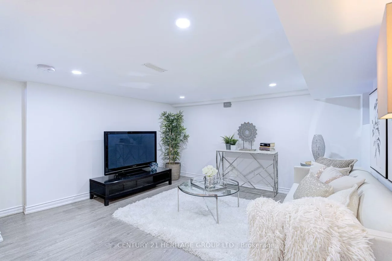 54, Roseheath, Woodbine Corridor, Toronto