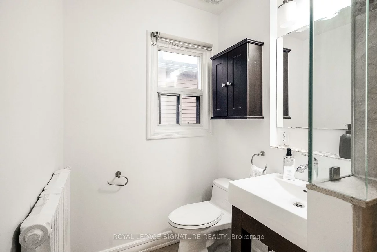 216, Parkmount, Greenwood-Coxwell, Toronto