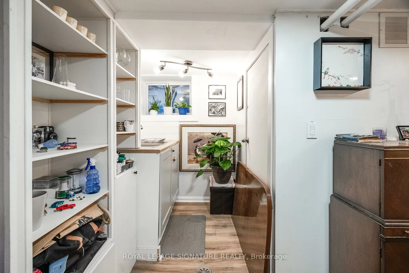 216, Parkmount, Greenwood-Coxwell, Toronto