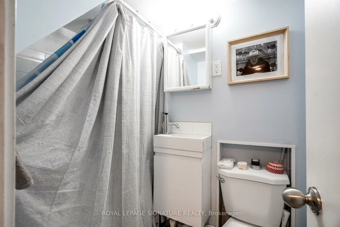 216, Parkmount, Greenwood-Coxwell, Toronto