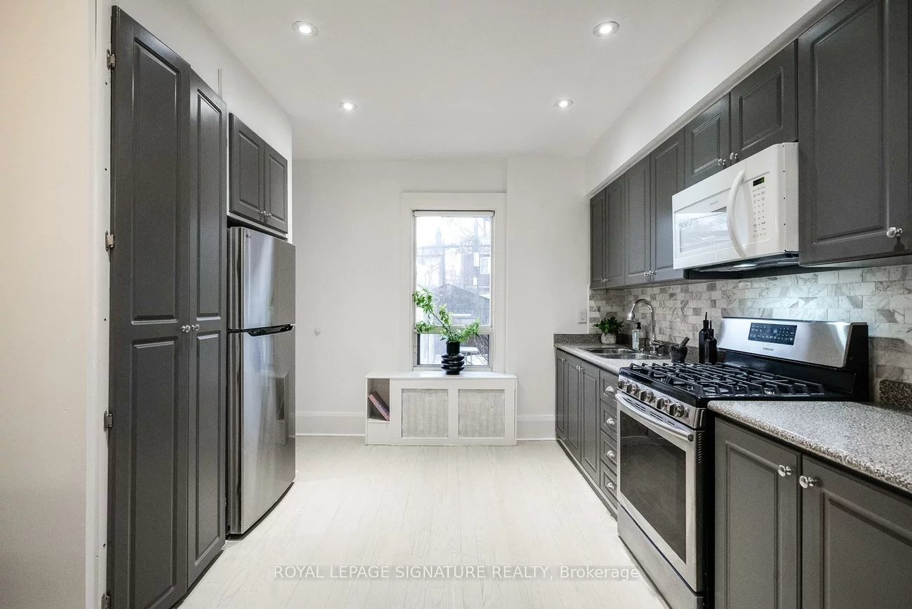 216, Parkmount, Greenwood-Coxwell, Toronto