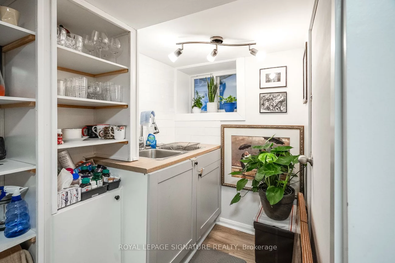 216, Parkmount, Greenwood-Coxwell, Toronto