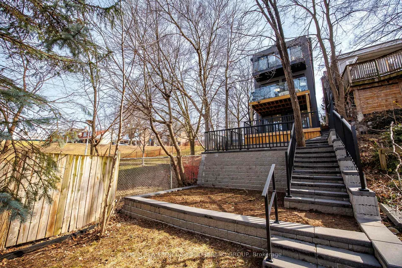 90, East Lynn, Woodbine Corridor, Toronto