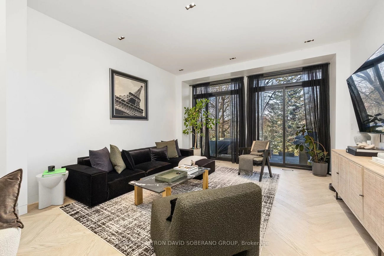 90, East Lynn, Woodbine Corridor, Toronto