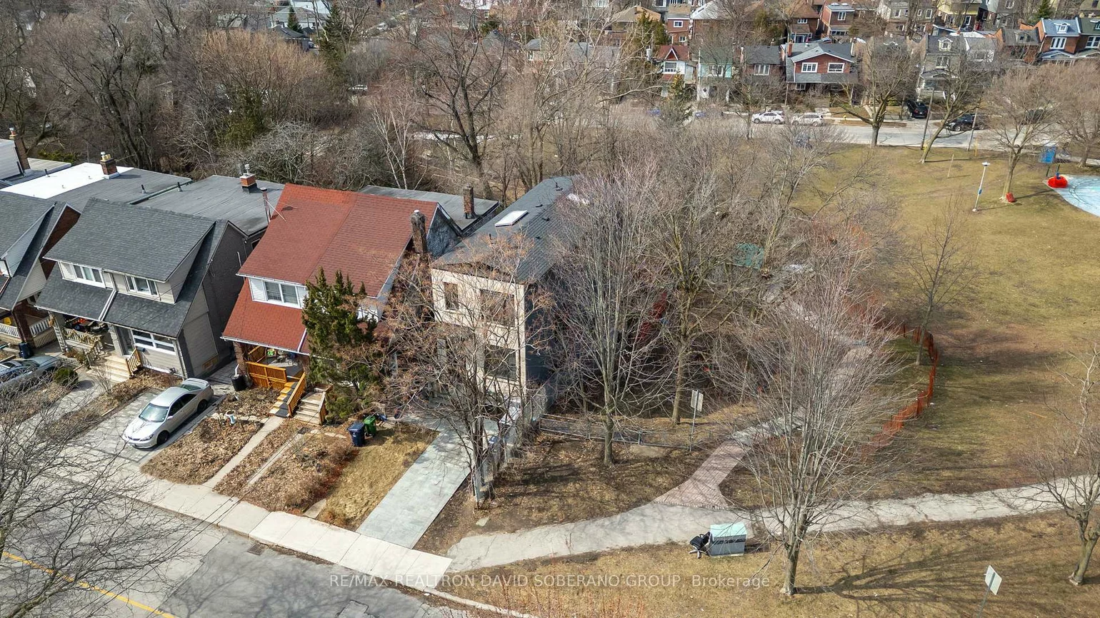 90, East Lynn, Woodbine Corridor, Toronto