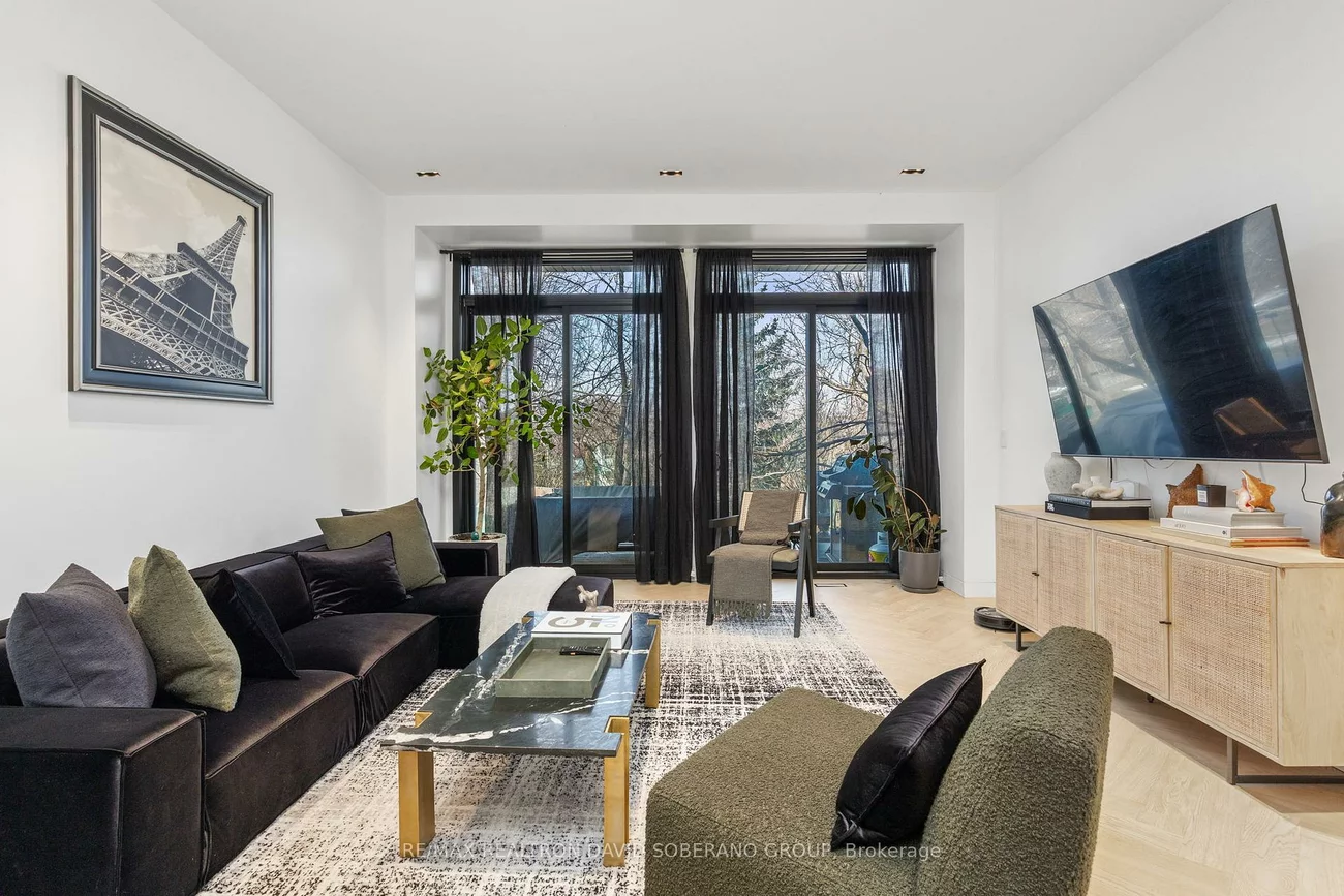 90, East Lynn, Woodbine Corridor, Toronto