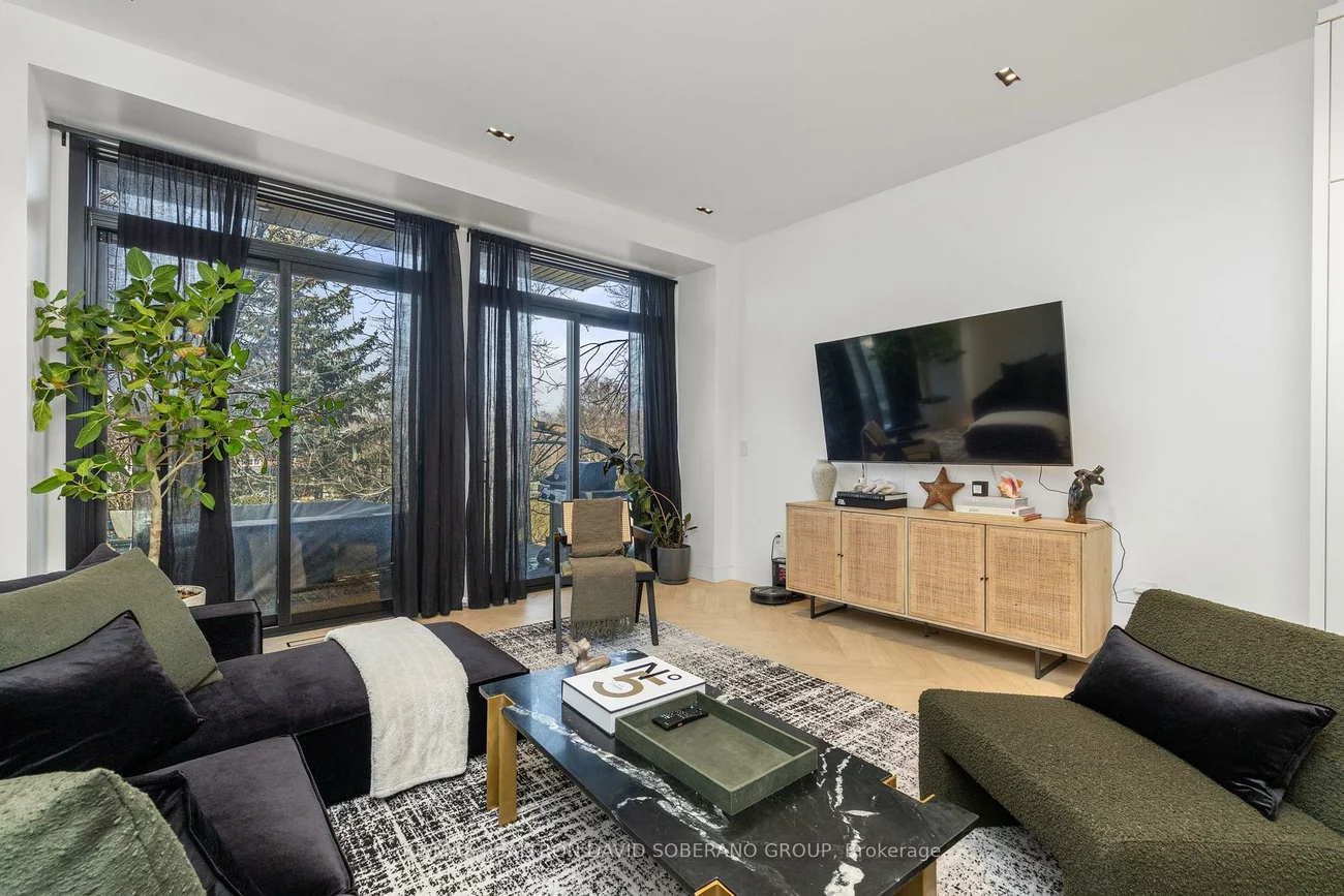 90, East Lynn, Woodbine Corridor, Toronto