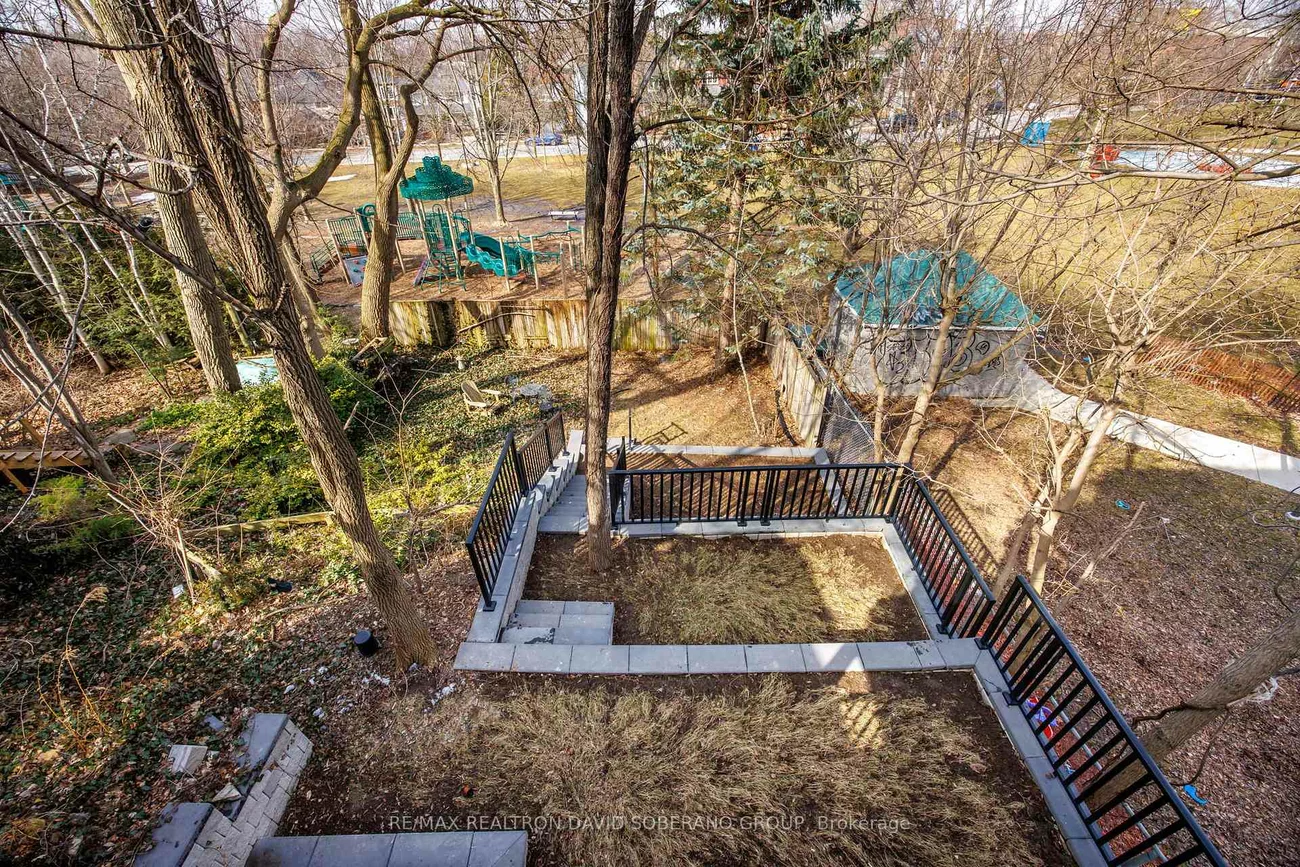 90, East Lynn, Woodbine Corridor, Toronto