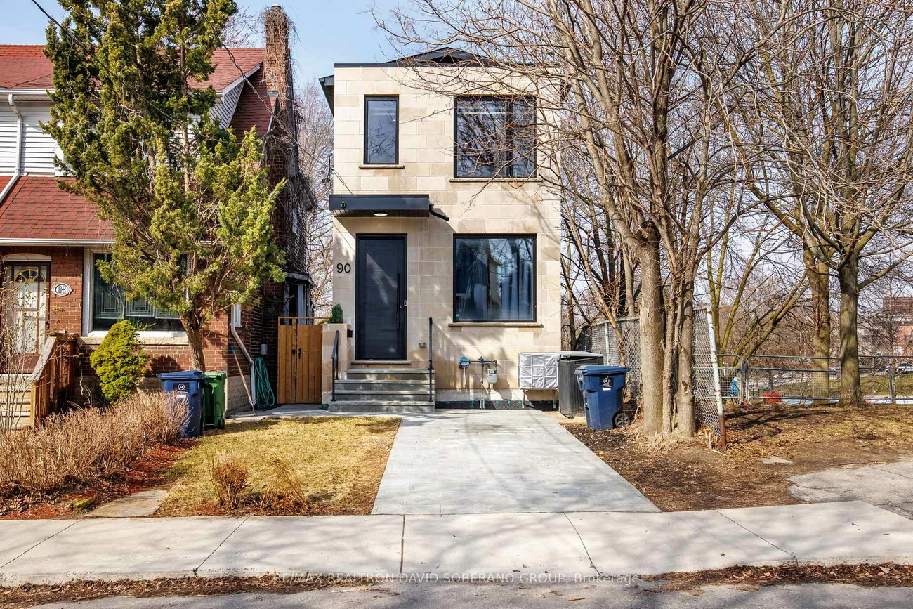 90, East Lynn, Woodbine Corridor, Toronto