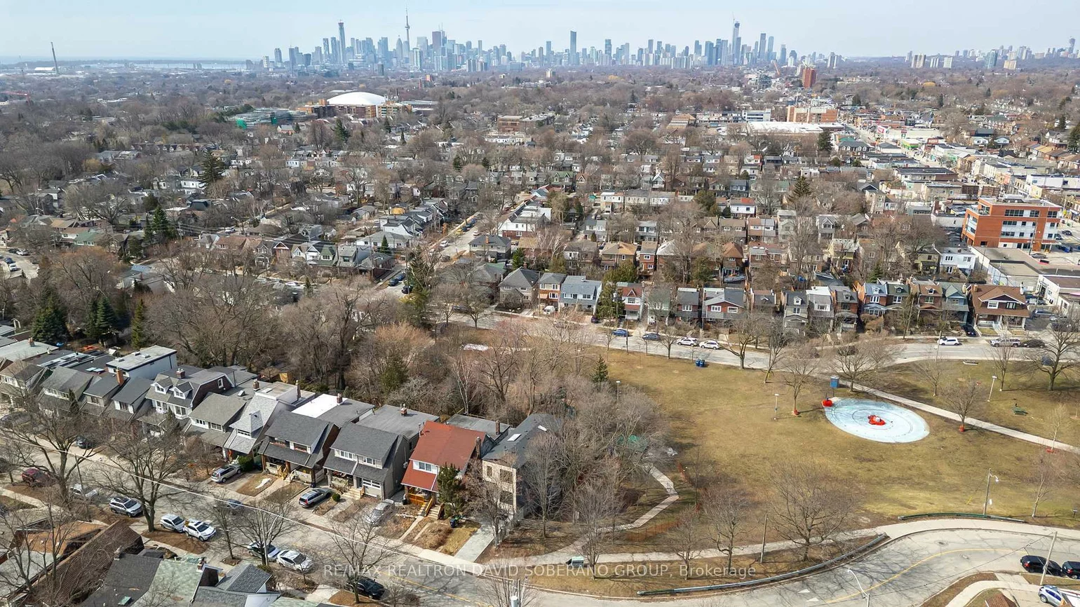 90, East Lynn, Woodbine Corridor, Toronto